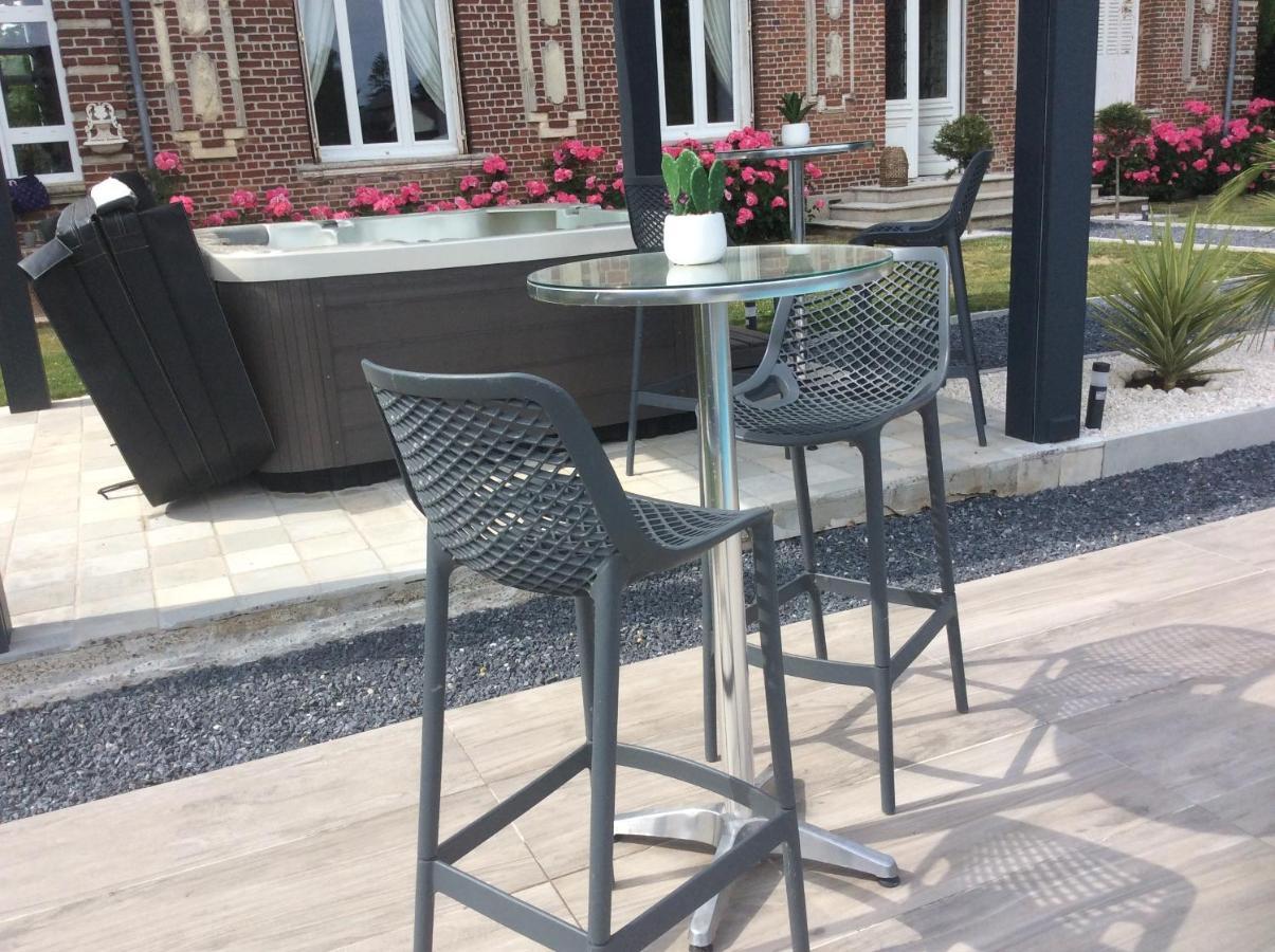 L'Hostellerie Du Chateau Mesnil-Saint-Nicaise Exteriör bild